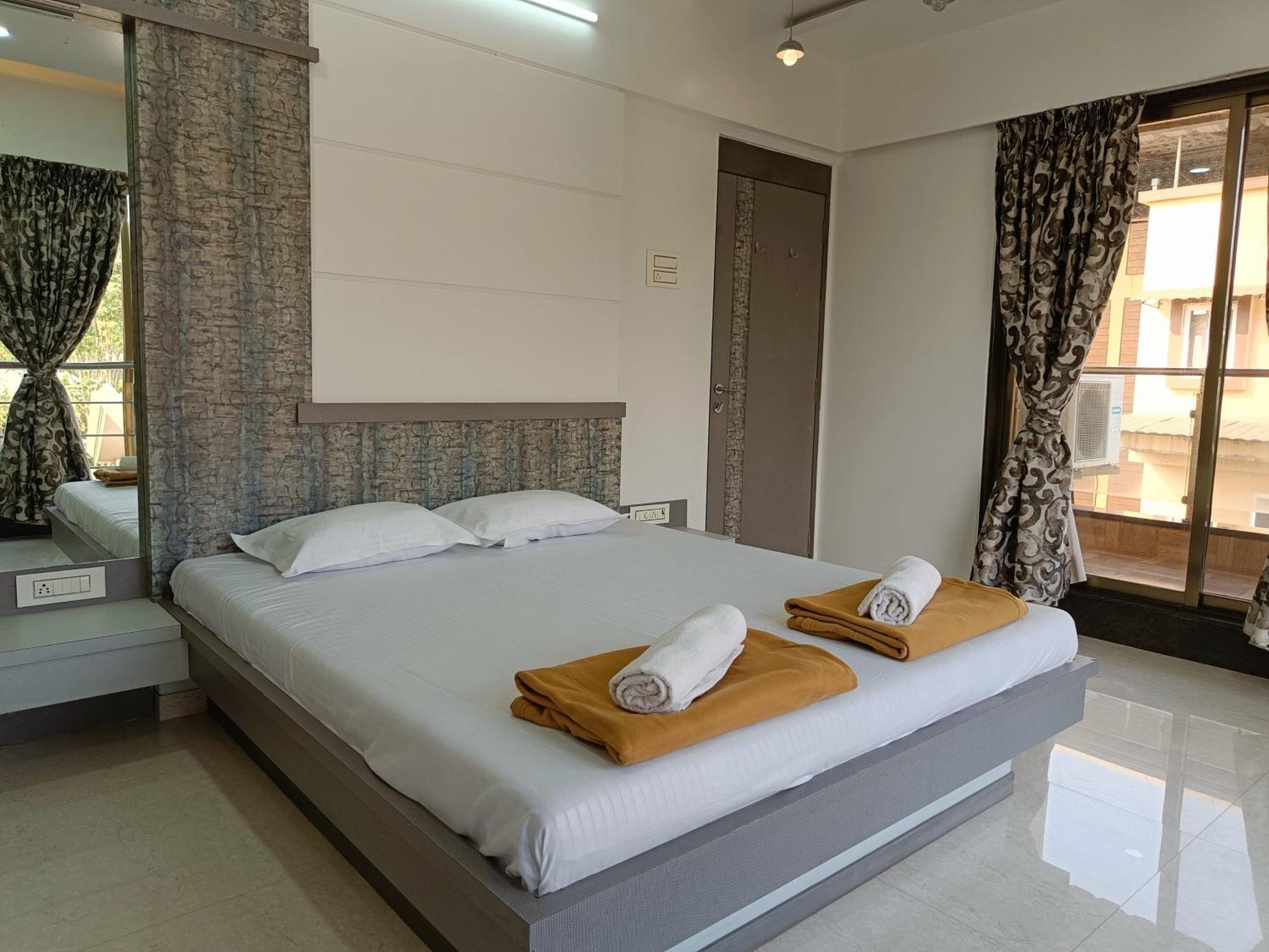 Rain Mist 4Bhk Luxury Villa With Private Pool โลนาวาลา ภายนอก รูปภาพ
