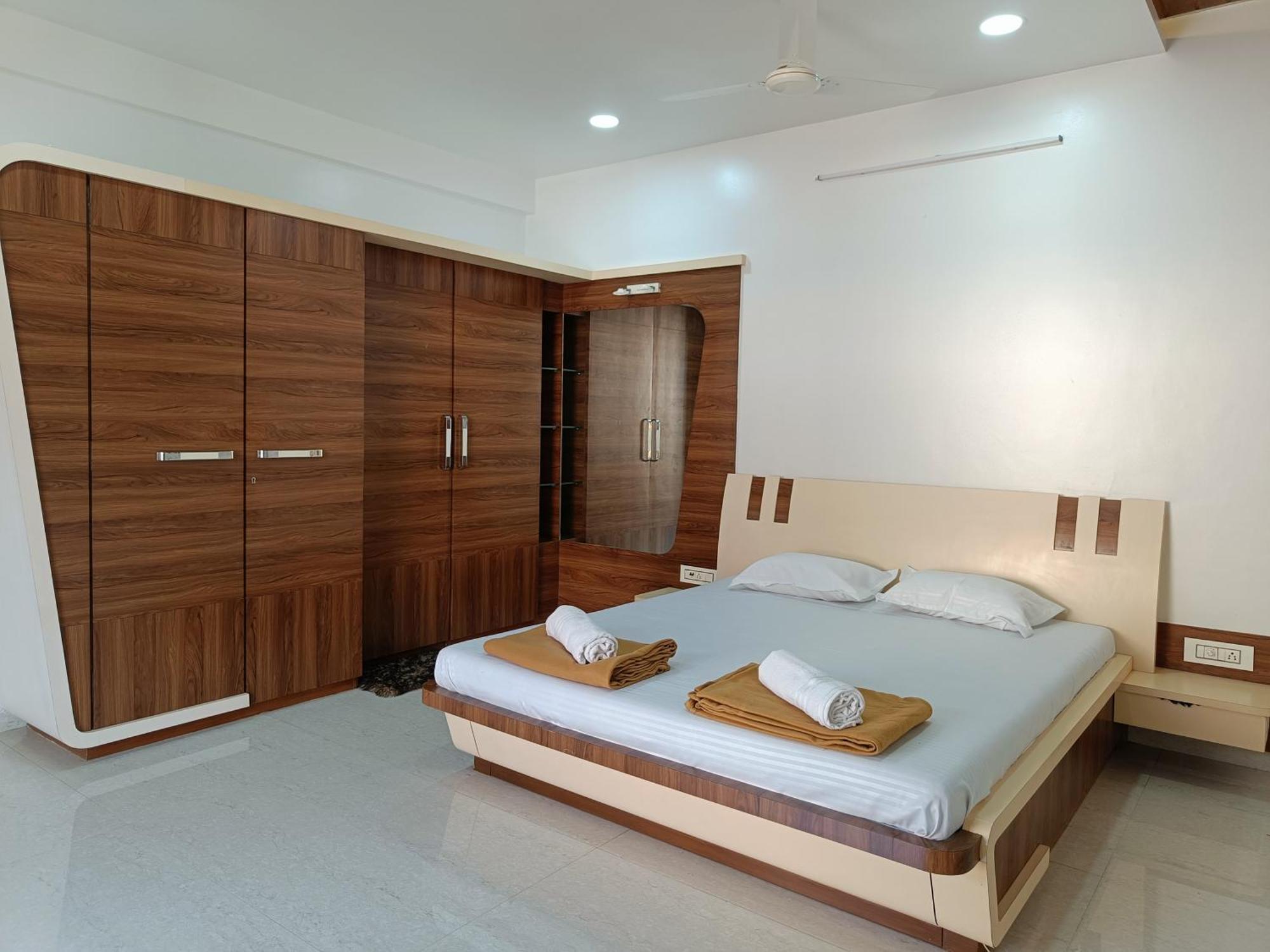 Rain Mist 4Bhk Luxury Villa With Private Pool โลนาวาลา ภายนอก รูปภาพ