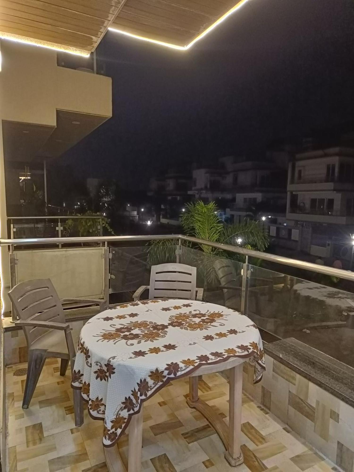 Rain Mist 4Bhk Luxury Villa With Private Pool โลนาวาลา ภายนอก รูปภาพ