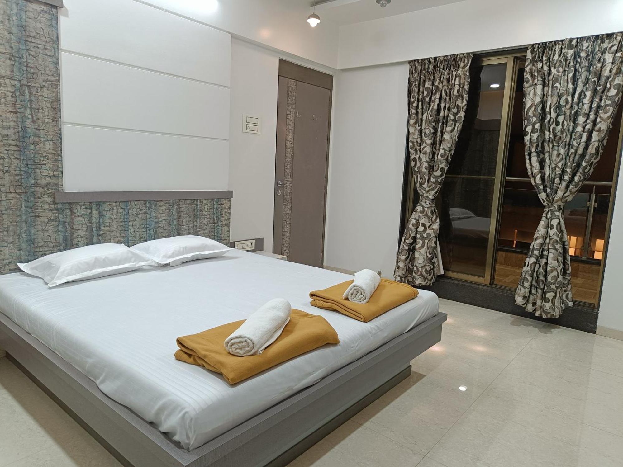 Rain Mist 4Bhk Luxury Villa With Private Pool โลนาวาลา ภายนอก รูปภาพ